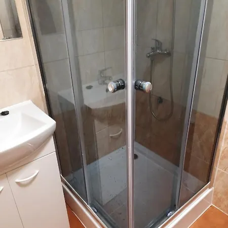 Cozy Rose Apartment 霍穆托夫